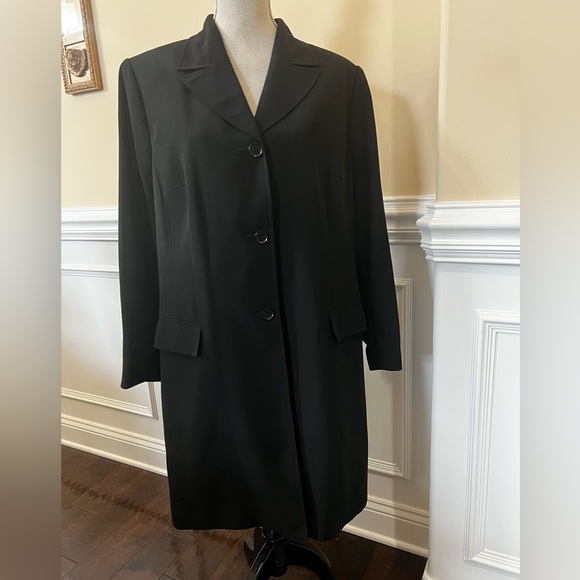 H&M, Single Breasted 3/4 Length Black Tailored Classic Topper/Blazer. - Picture 15 of 15